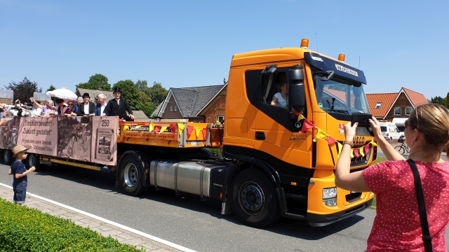 ../fotos/250-jahr-feier_ostrhauderfehn_2019/2019-06-23 13.37.50.jpg
